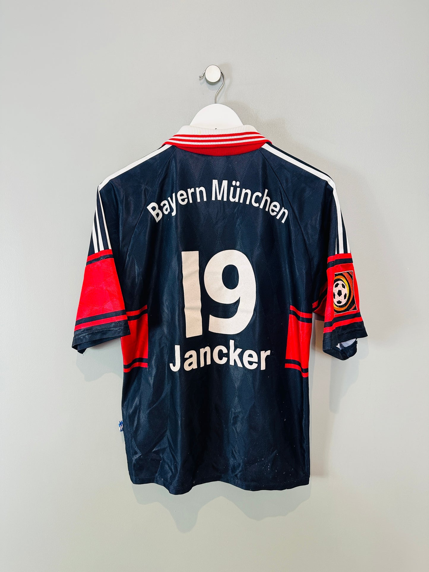 BAYERN MUNICH 1997/99 HOME SHIRT (S) ADIDAS (JANCKER #19)