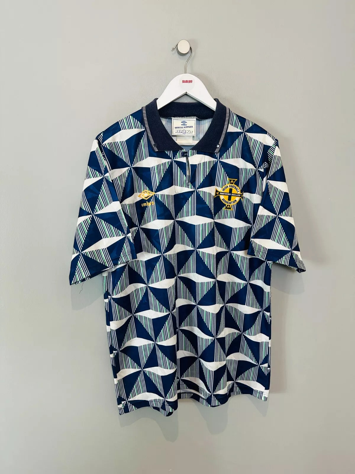 NORTHERN IRELAND 1990/92 AWAY SHIRT (L) UMBRO